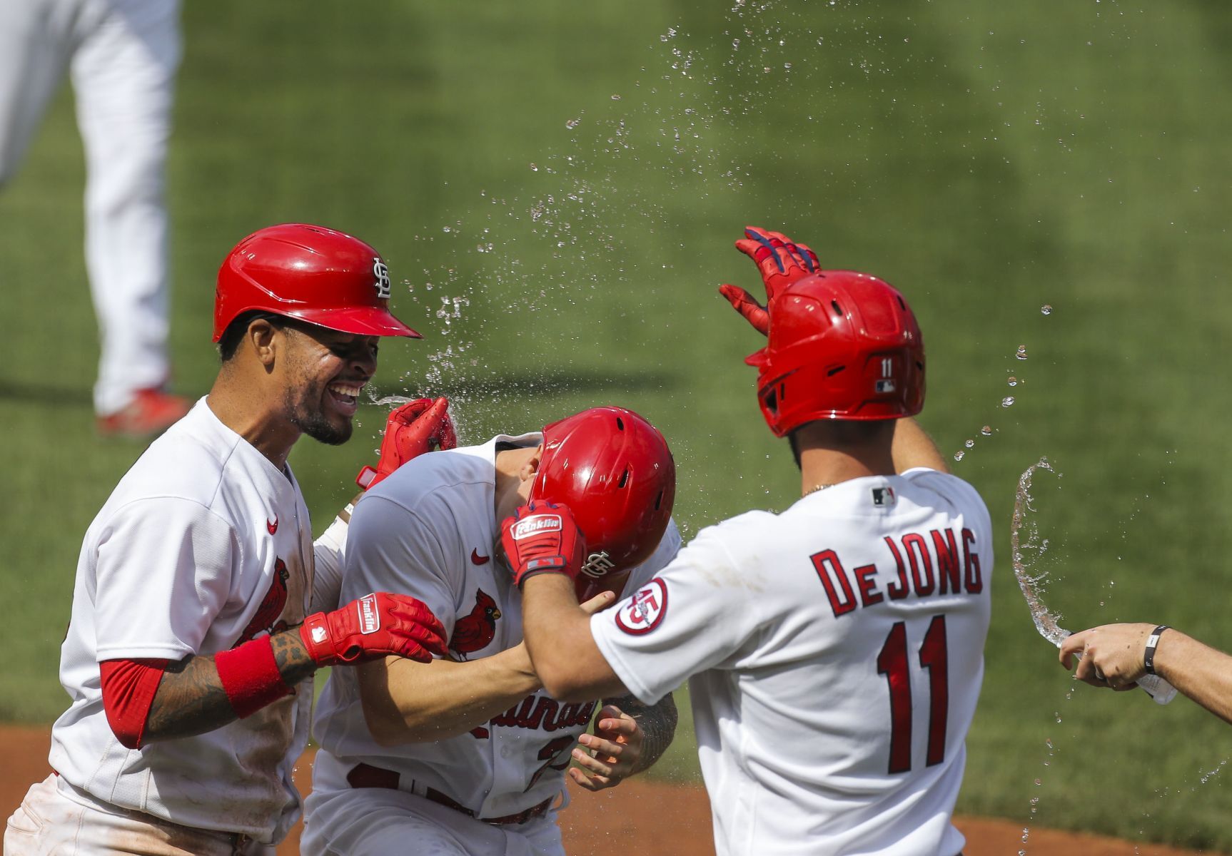 Cardinals tie series with Phillies
